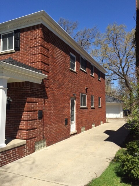 Photo - 208 Catalpa Dr