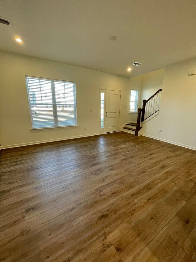 Photo - 3BR/2BA Townhome in Popular Pringle Towns