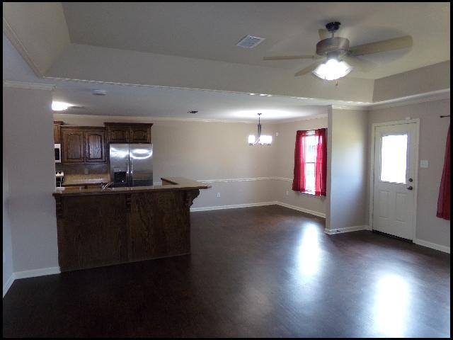 Photo - 2405 Canterbury Ln