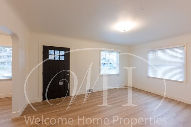 Building Photo - 427 E Pine St Unit 427 Pine, A