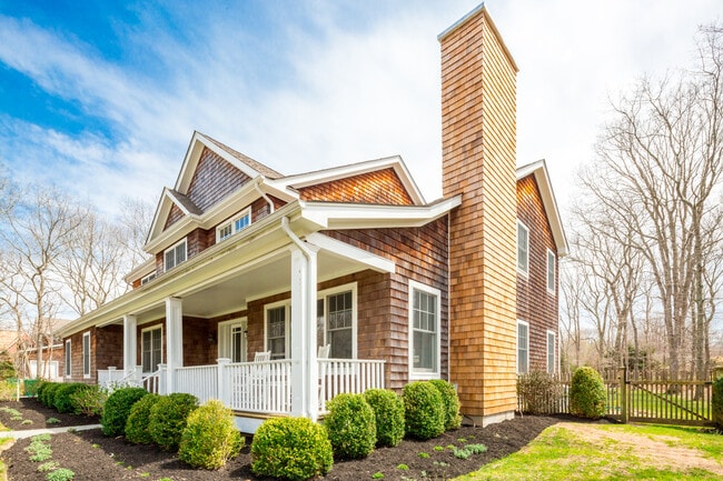 Photo - 14 Spinnaker Way