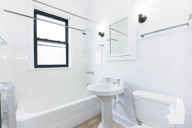 Photo - 2417 N Sawyer Ave Unit 2428-2E