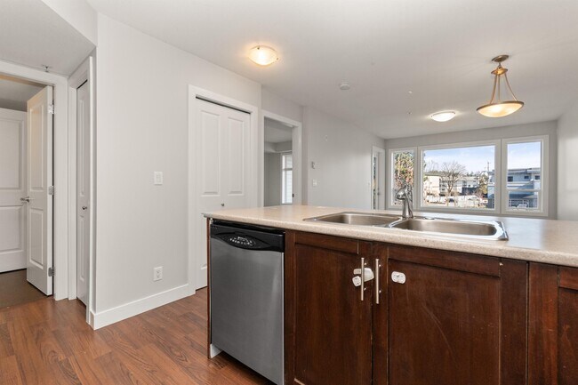 Photo - 46289-46289 Yale Rd