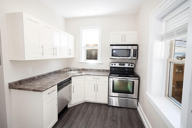 2BDR - Kitchen - 117 Bryce Apartment