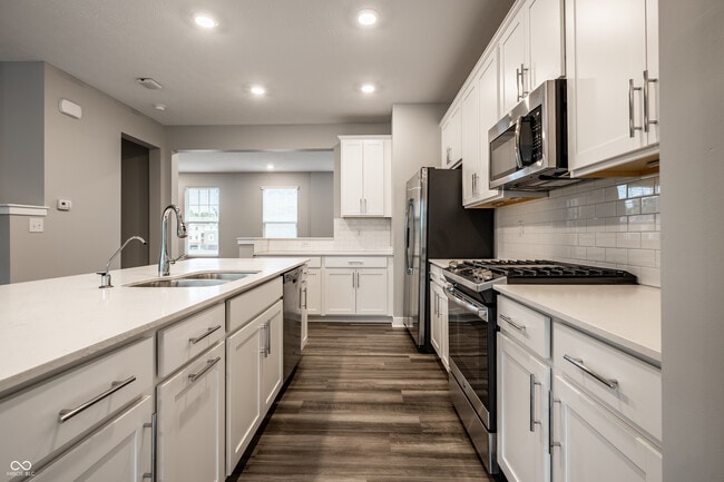 Photo - 305 Fairfax Way