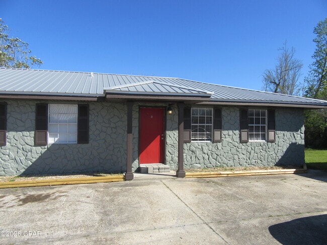 Building Photo - 2814 N Panama Ave Unit 6