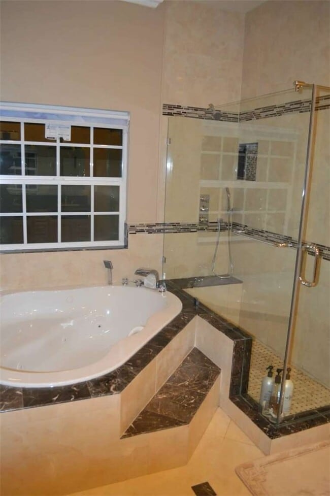 6600 Callicott Ave