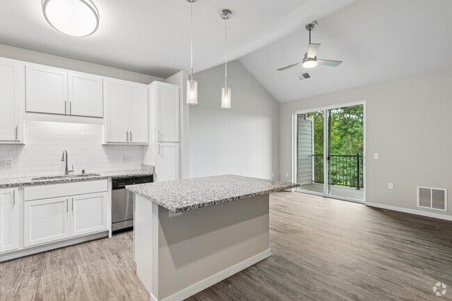 1BR, 1BA - 710SF - Kitchen
