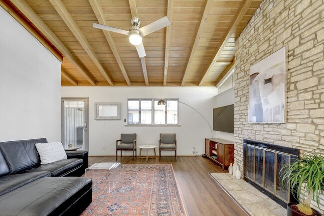 Photo - 1813 Dexter St