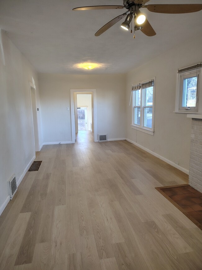 Photo - 3855 Julian St