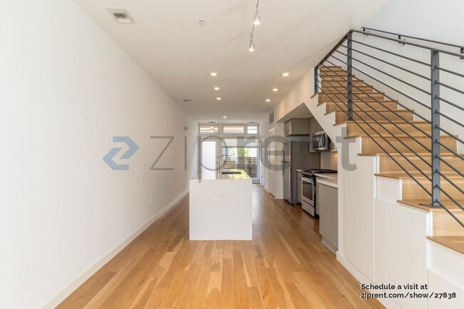 Photo - 2002 E 7th St