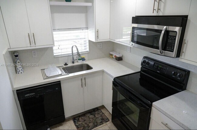 Photo - 8901 S Hollybrook Blvd Unidad 206