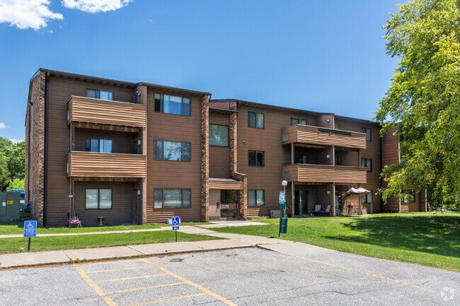 Grandview Square Apartments