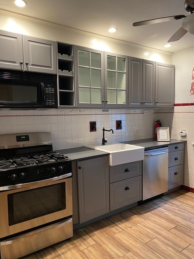 Building Photo - 839 McKinley Pkwy Unit lower