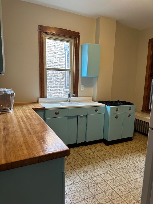 Photo - 2611 W Walton St