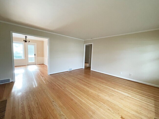 Photo - 4bd/2ba Seattle Home