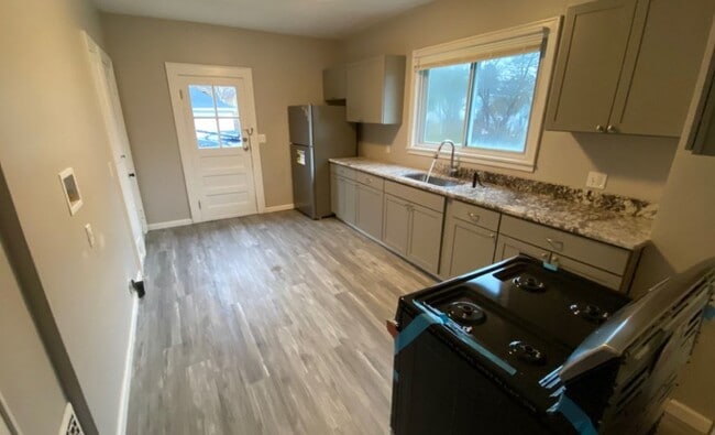 Photo - 129 Wiman Ave