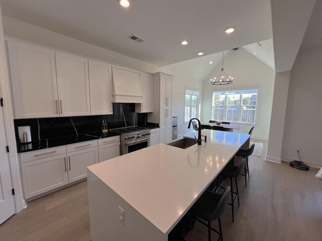 Photo - 607 Covington Walk Ln S