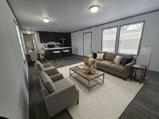 Photo - 547 Waxwing Ln