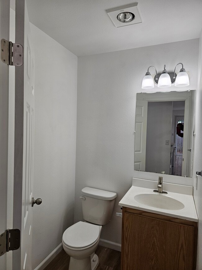 Photo - 2413 Conger Ave NW