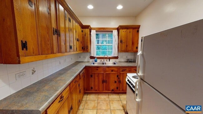 Photo - 609 Wine Cellar Cir