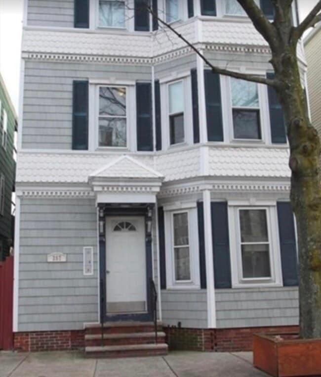 Building Photo - 257 E St Unit 1