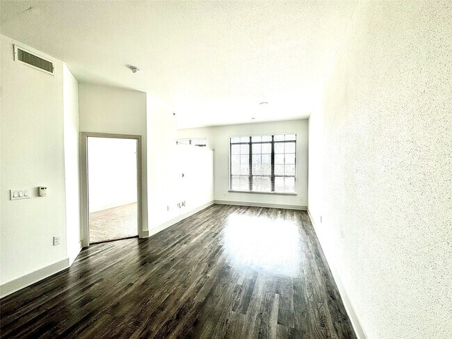 Photo - 2222 Smith St Unidad 4201