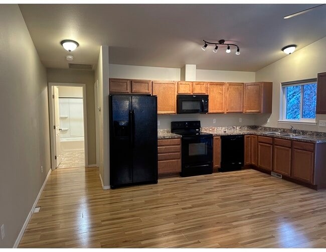 Building Photo - 12729 Spring Brook Dr