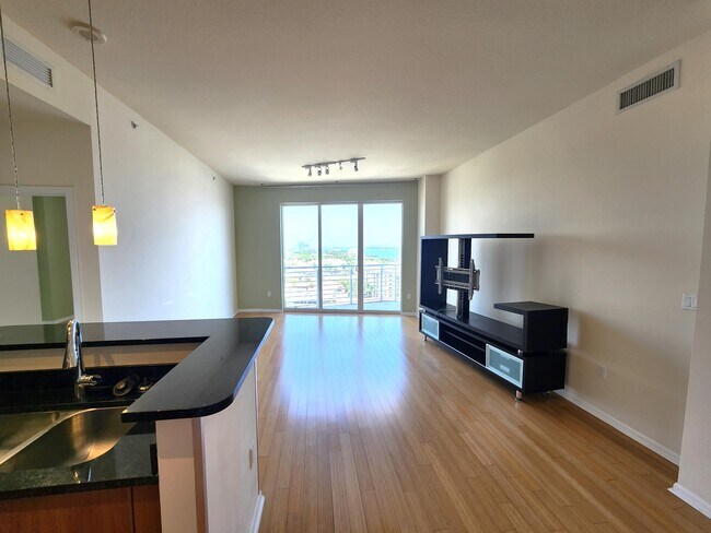 Photo - 1551 N Flagler Dr Unidad Ph L7