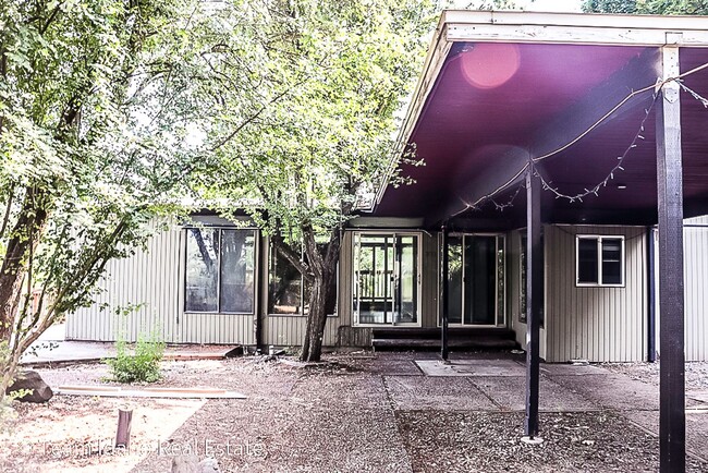 Taylor Ave Tri-Plex - Taylor Ave Tri-Plex Apartment Unit 323