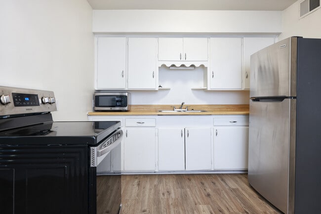 Photo - 1732 E Hedrick Dr Unidad 1730