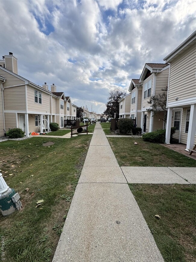 Photo - 2910 Whispering Hills Dr