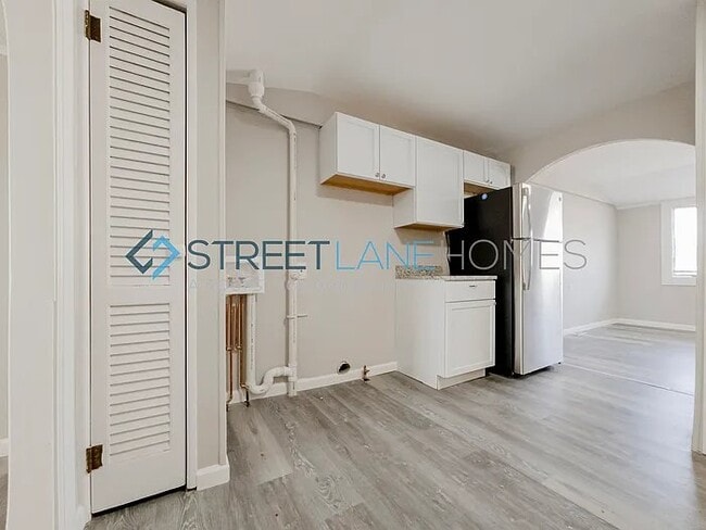 Photo - 2140 Miracle Ave