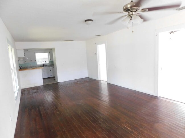 Photo - 203 S Pasco Ave