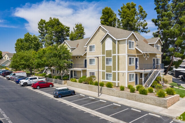 Sierra Canyon Apartments