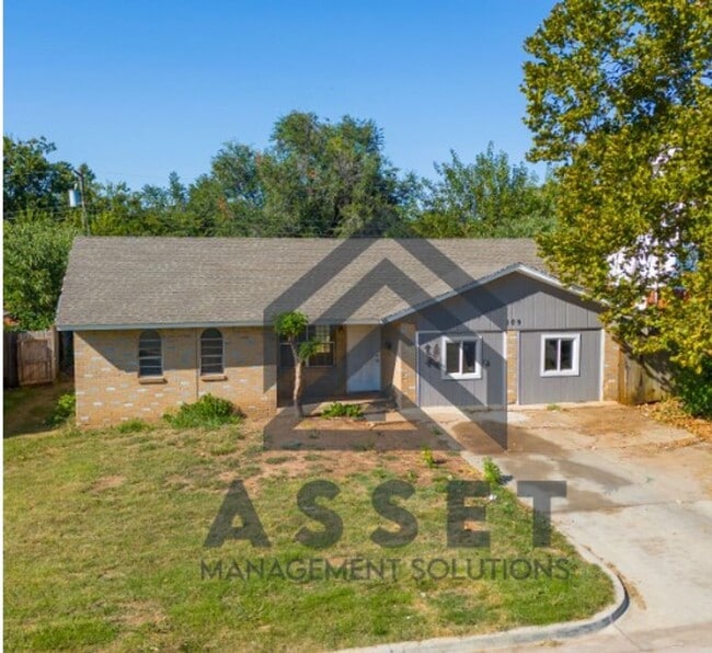 Photo - Spacious 5-Bedroom Home with Fresh Updates and a Beautiful Yard