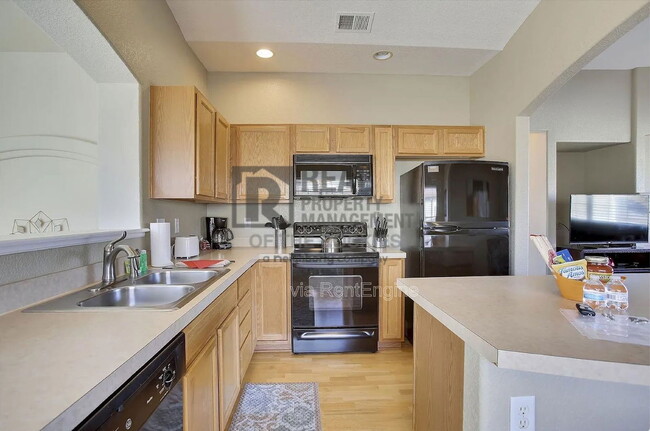 Photo - 5039 Northern Lights Dr Unit A