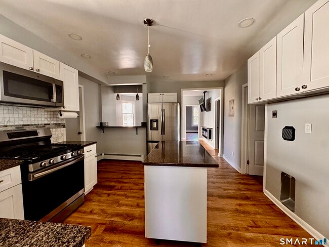 Photo - 196 Russ St Unidad 2nd Floor