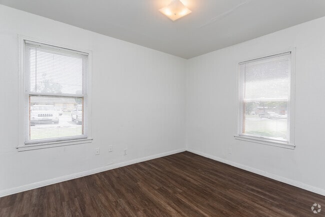 2BR, 1BA - 619SF Bedroom