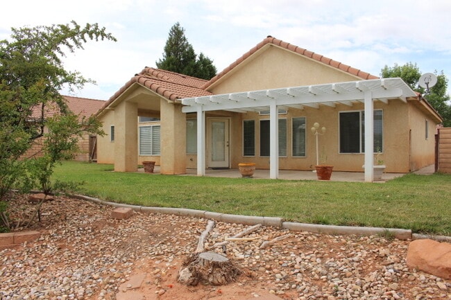 Photo - Red Cliffs area 3br / 2 ba home with garage and nice yard