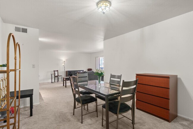 Photo - 7910 E Camelback Rd Unit 312