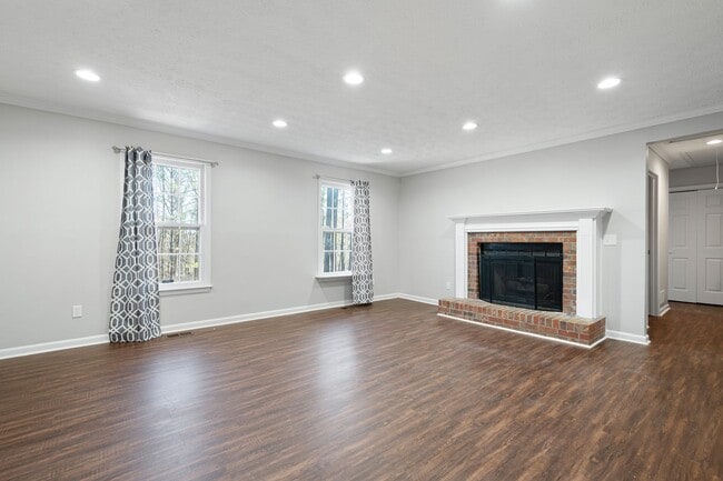 Photo - Beautifully Renovated Raised Ranch near Lake Allatoona