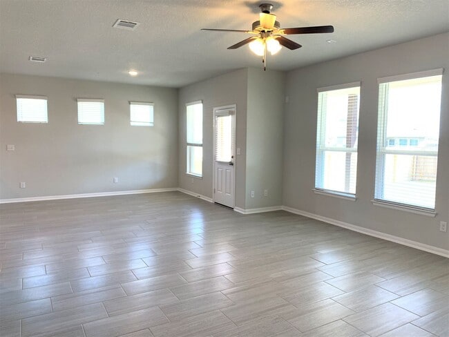 Photo - Large Single Level 4-bedroom in Oak Creek - Leander ISD