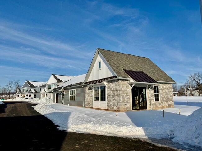 Leasing Office - Arbour Green