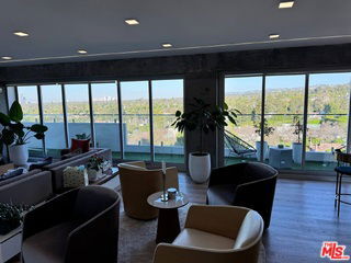 Photo - 838 N Doheny Dr