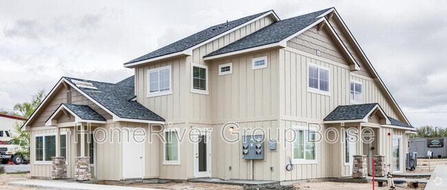 Building Photo - 835 E Wandering Ln Rental
