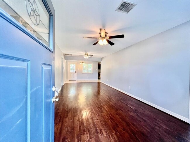 Building Photo - 4114 Beggs St Rental