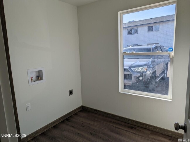 Photo - 1500 Lewis St