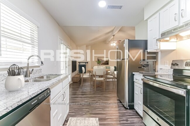 Photo - 1003 Candlewick St