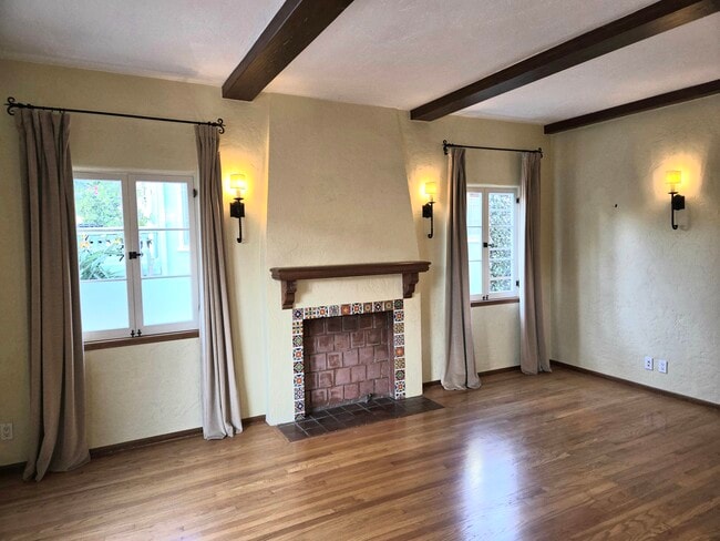 Photo - 1922 N Hoover St Unit 1922